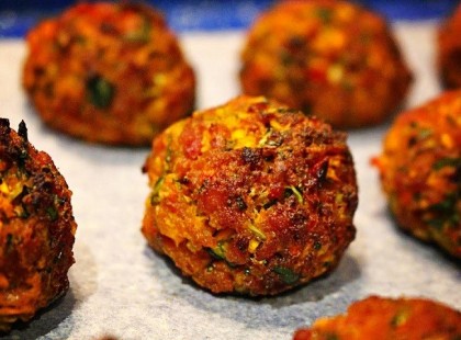 Zöldséges csirkefasírt – ínycsiklandó étel, ha unod a megszokott recepteket! Mennyei falatok! :)