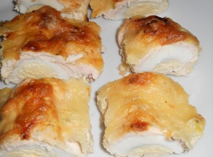 Tojással töltött csirkemell, fincsi parmezánnal, varázslatos főétel fél óra alatt!