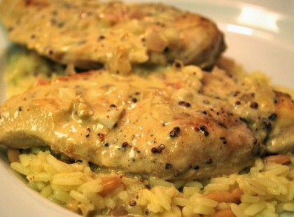 Tejfölös mustáros csirkemell – ínycsiklandó omlós hús, mámorító szósszal!