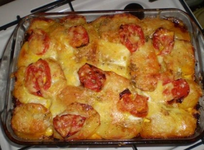 Rakott burgonya rengeteg sajttal, ízletes étel, gyorsan a sütőből! :)