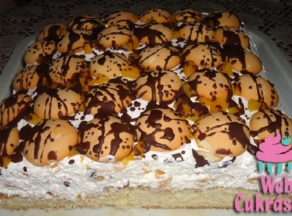 Babapiskótás túrós-barackos joghurtszelet