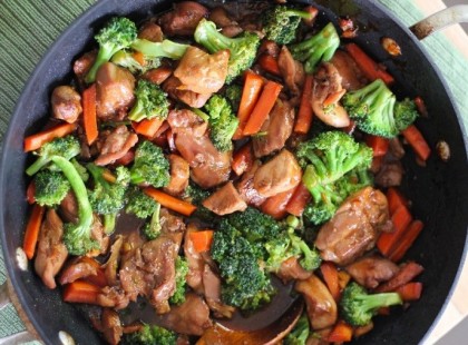 Zöldséges csirkemell, könnyed és laktató étel, fél óra alatt elkészíthető egyszerűen fantasztikus!