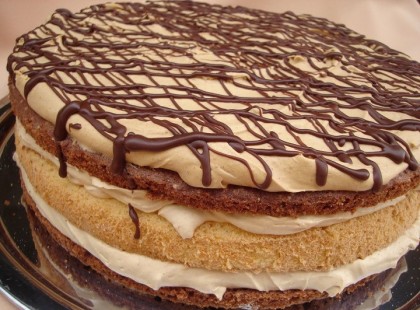 Karamellkrémes torta