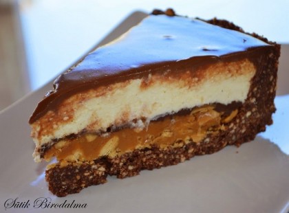 Karamellás-túrós-csokis keksztorta