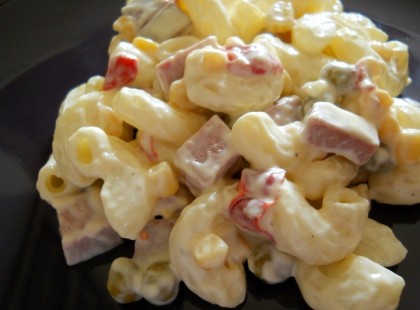 Sonkás sajtszószos tészta fél óra alatt! Az olvadozó sajt ellenállhatatlanul fincsi!