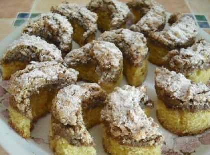 Ahogy a nagyim készítette avagy: Diós holdas sütemény