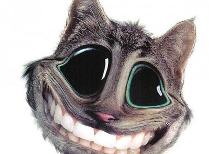 Az éjszaka közepén a feleség arra ébred, hogy a férje nem fekszik mellette. Kimegy a hálószobából, és meglátja, hogy a férje ül az asztalnál, lehajtott fejjel sírdogál egy whisky társaságában. - Mi az drágám? Miért nem alszol? – kérdezi a nő. - Emlékszel kedvesem, mikor megismerkedtünk, 16 alig voltál?- A férfi letörli a szeméből kigördülő könnycseppet. - Persze hogy emlékszem. – Válaszolja a nő, és leül férje mellé egy székre, és megfogja a kezét. - És arra emlékszel, mikor apád rajtakapott minket a kocsi hátsó ülésén, és azt mondta nekem, hogy „ Elveszed a lányomat, vagy esküszöm, elintézem, hogy 20 évre rács mögé kerülj!”. - Igen rémlik valami. - Ma szabadulnék.