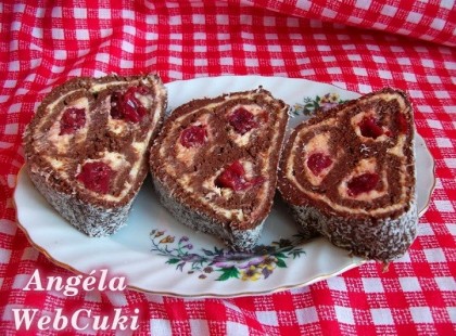 Meggyes keksztekercs