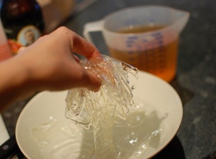 Ezzel a módszerrel hatékonyan kezelhetjük az ízületi fájdalmainkat! Próbáljátok ki a bükki füves ember: Gyuri bácsi módszerét is! + videó