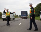 A rendőr leállítja a 120-al száguldozó autóst, és ekkor egy tanulságos dolog történt. Megéri elolvasd.