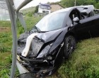 A gazdag, milliárdos férfi nagy izgalommal lépett be az autószalon fotocellás ajtaján, ahol a tervezőmérnök személyesen várta. Végre elkészült az, amire mindig is vágyott: egy teljesen személyre szabott luxusautó, a legkorszerűbb extrákkal.