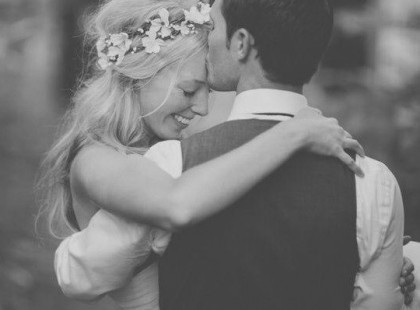 Kevés férfi tudja, hogy egy jó szóval beljebb kerülhet egy nő szívébe, mint ezer meg ezer hazug ígérettel!