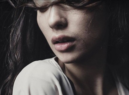 Oravecz Nóra: Aki viszont igazán mélyre kerül, az bizony a sötétben küzd meg a legnagyobb ellenségeivel, őket pedig csak akkor győzheted le, ha erőt veszel magadon