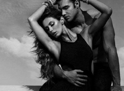 Oravecz Nóra: Mellettem van, és érzem az erőt, azt, ami engem is erősebbé tesz, megnyugtat, de nem tör össze.