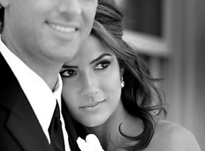 Csitáry-Hock Tamás: Nem teszi szóvá, ha nincs kész időre az ebéd, vagy kicsit gyűrött az ing. Mert nem ez legfontosabb számára. Nem az ebéd, nem a tárgyak, nem a külsőség. Hanem a Társ. A Nő. Az igazi.