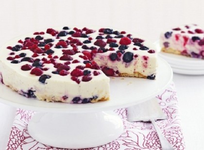 Mascarponés gyümölcstorta tojás nélkül! Sütés nélküli édesség, mennyei krémes finomság!