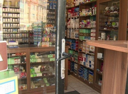 Nyitott ajtók, leszedett fóliák