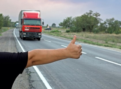 Felvettem ma egy stoppost! Kkfháza után, az M5-ös felhajtójánál.