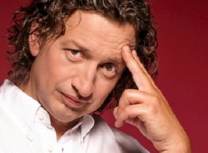 Dr. Csernus Imre: A legtöbb ember azt gondolja, hogy ha őszinte, akkor ezzel mások visszaélhetnek. Pedig ez nem így van. Ha én őszinte vagyok, és kimondom, ami velem történt, megszabadulok a tehertől. Egy. Kettő: ha valaki ezt így vagy úgy kiferdíti, és elmondja másnak, akkor abból megtudom, hogy valójában milyen ember...