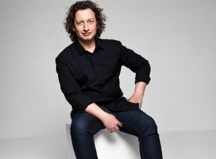 Mert aki fél, az elkezd kifogásokat gyártani, hogy megmagyarázza a saját szegényes lelki bizonyítványát. Ahelyett, hogy szembenéznénk azzal, mit tettünk magunkkal, elkezdjük sajnálni magunkat.