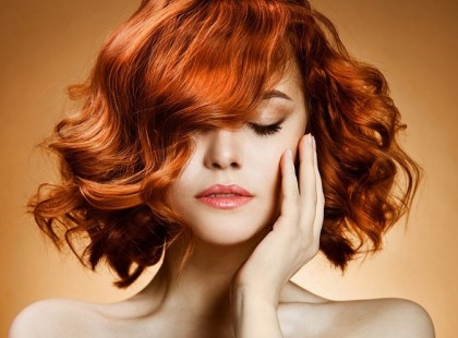 Amikor napok múlva is ugyanúgy érzed az illatát, és még mindig visszhangzanak a fejedben a mondatai, vissza tudod idézni, milyen amikor csókol, és hogy milyen jó azt érezni, amikor átölel, és úgy érzed, semmire nincs szükséged rajta kívül. Emlékszel a mosolyára, és arra, hogy a füledbe súgta halkan, hogy szeret. Amikor minden egyes búcsúzáskor úgy érzed, egy kis rész meghalt belőled, mintha kiszakították volna a szívedből. Amikor nem tudsz várni, hogy újra lásd, amikor pedig újra találkoztok, legszívesebben a nyakába ugranál, esetleg meg is teszed. Amikor egy életre elegendő sem lenne elég belőle, nem tudsz vele betelni, vele kelsz és fekszel, állandóan a fejedben jár. Nos, ez a szerelem.