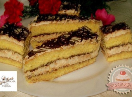 Diós krémes piskóta