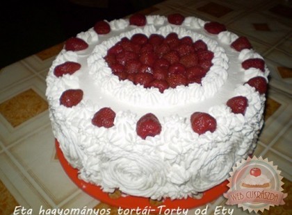 Erdei gyümölcsös torta