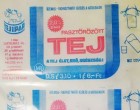 6 forintos literáru tejről még javában elmondható, hogy az igenis tej volt. Én ezt a változatot is szerettem, volt műanyag kancsó abba szépen beleállítottuk és így nem borult ki a hűtőben. Bár érdekes, mert egy vacsoránál mi hárman szépen megittunk 1 liter tejet, szóval nagyon nem kellett nyitva tárolni. Az is biztos, hogy érdekes módon akkor még meg tudtuk emészteni a tejtermékeket, nem volt ennyi laktóz allergiás sem... Valószínűleg másképp készült... De az biztos, hogy nagyon finom volt. Nyomj egy lájkot, ha Te is szeretted :)