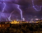 Két órányi villámlás Budapest felett, egyetlen képen