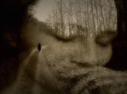 Aki mindig elérhető, az unalmas, aki feltétel nélkül szeret, az unalmas, aki törődik veled, az unalmas, aki kifejezi az érzéseit, az unalmas.