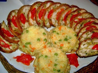 Őzgerincben sült csirkemell, zöldséges rizzsel