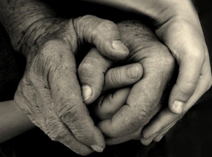 Dsida Jenő : Édesanyám keze