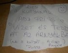 Ricsi! A kutyának adj friss vizet és tedd át az árnyékba (ne a kutyát ....a vizet)Pussz . Anyád