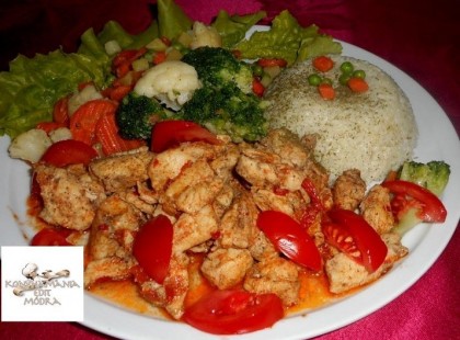 Fűszeres csirkefalatkák ,párolt zöldséggel,rizs körettel