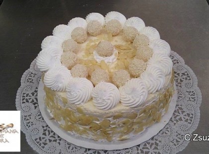 Az isteni kókusz mindenek felett avagy fantasztikus Raffaello torta Zsuzsanna módra :)