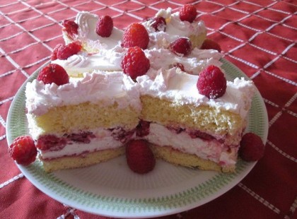 Málnás túrós piskóta