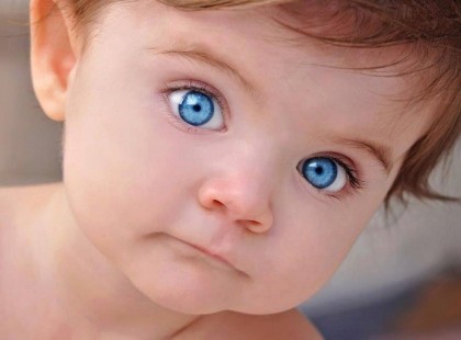 Gyönyörűen hatalmas kék, zöld szemszínű különleges babák a világ minden tájáról. Ezeknek a kicsiknek felnőttkorukban is az ékkövük lesz a különlegesen gyönyörű szem színűk. Nyomj egy lájkot, ha szerinted is nagyon édesek :)