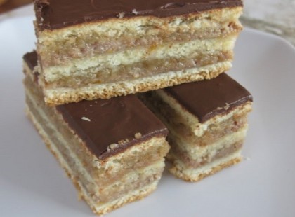 Klasszikus zserbó, a diós sütik legjobbja!