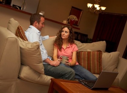 A férjet zavarta, hogy míg ő dolgozik, addig a felesége egész nap otthon ül. Egy életre szóló lecke következik, amelyet minden férfinak kötelező elolvasni.