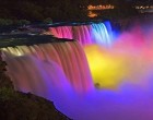 Kanada és az Egyesült Államok határán fekvő Niagara - vízesés egyébként is csodálatos, de ilyen pompázatos fényekkel kivilágítva egyenesen lebilincseli az embert. Hát igen valóban jó lenne élőben is látni ezt a csodát! Nyomj egy lájkot, ha Neked is tetszik! + fotók
