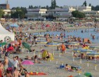 Bezáratta az összes Velencei-tavi szabadstrandot az ÁNTSZ. Ha valaki a tiltás ellenére a vízbe megy,harmincezer forintos bírságot kaphat!