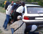 Zoltán ,Debreceni lakos lerobbant az opel asrtájával ,és egyből megjelentek a menekültek egy csapat afrikai srác.Elképesztő mit tettek a bevándorlók!