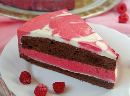 Fehércsokoládés málnatorta