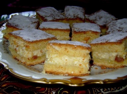 Mazsolás, túrós pite