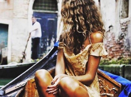 Müller Péter: Ha valamire az ember nagyon vágyódik, rendszerint nem kapja meg. Csak amikor már elengedi a vágyódást - akkor jön a beteljesedés. Amikor nem akarsz, és nem követelsz már. Amikor minden tőled telhetőt megteszel - és utána rábízod az egészet az Istenre, a Természetre, nevezd, ahogy akarod. Ez a mágia titka: megvágyni - és elengedni.