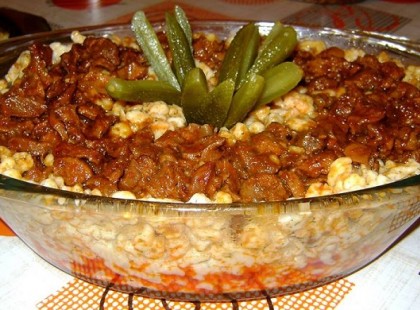 Zúzapörkölt, kapros nokedlivel, csemege uborkával ahogy én készítem <3