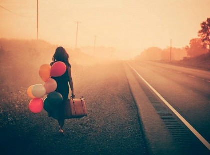 El fog jönni a nap, amikor bátor leszel és végre elkezdesz hinni. Magadban, a jóban, a boldogságban, az élet szépségében, a döntés szabadságában. El fog jönni a nap.