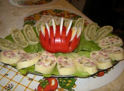 Sajttekercs sonkával, tojással töltve