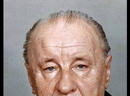 Ő miért nem volt milliárdos egy élet munkája alatt? Volt munka, lakás, ingyen szakmunkás képzés és egyetem! Mikor meghalt feldúlták lakását és nem találtak se vagyont se mást! A Mai politikusok 4 év alatt gazdagabbak lesznek mint ő egy élet munkája alatt !Részletek a cikkben!