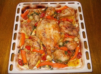 Tepsis csirke, ízletes zöldségekkel – gyors, könnyű és elképesztően finom falatok!